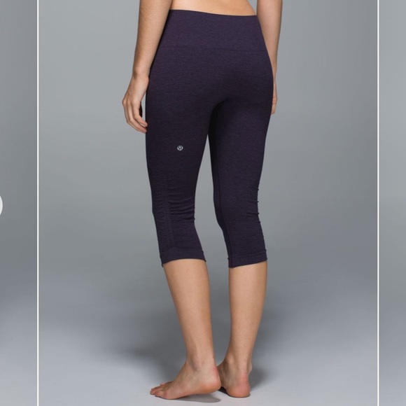 LULULEMON In The Flow Crop II - Picture 2 of 13